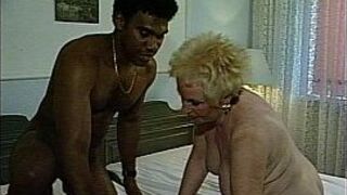 JuliaReaves-DirtyMovie - Alt Aber Super Geil - scene 2 - video 3 brunette naked sexy nude girls porn video